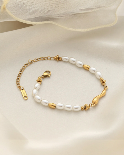 Tahlia Bracelet in Gold and Pearl