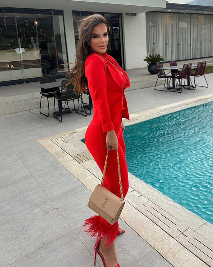Miss Circle red set with feathers