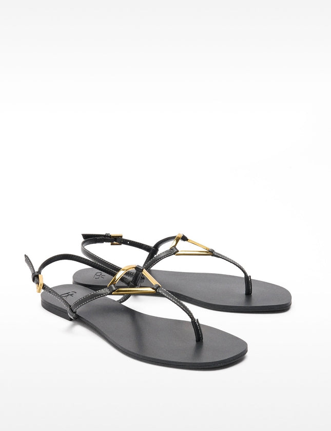 Flat sandal with straps, Parfois brand.