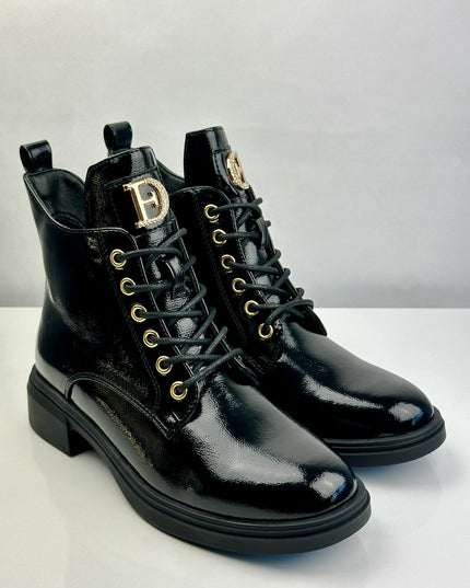 Bota militar de verniz